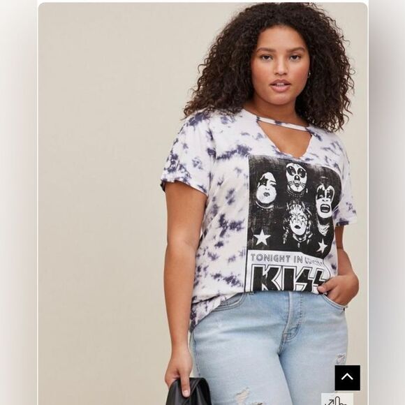 Torrid Kiss Classic Fit Cotton Cutout
Tee - Picture 2 of 5